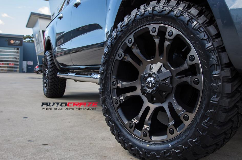 FORD-RANGER-VAPOR-BLACK-MACHINED-WITH-DARK-TINT-4